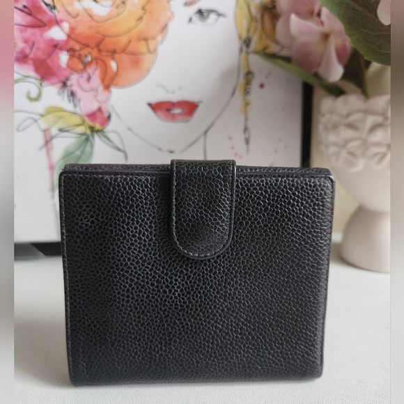 CHANEL CC Logo Caviar Skin Bifold Wallet - Picture 2 of 7